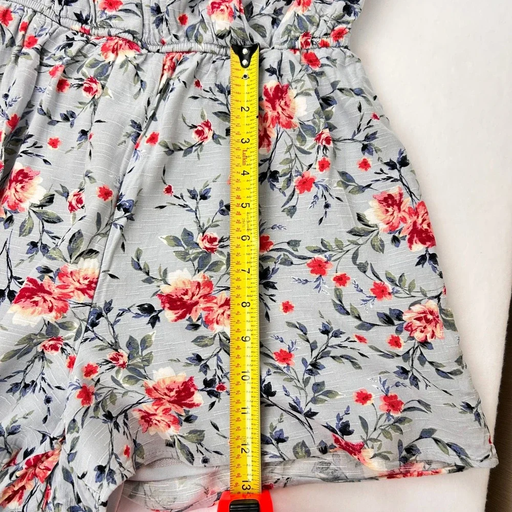 Altar'd State Floral Romper Blue Red Rose Wrap V-Neck Flutter Sleeve Small - Picture 9 of 10